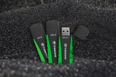 Slika USB DISK TRANSCEND 128GB JF 810, 3.1, gumijasto ohišje
